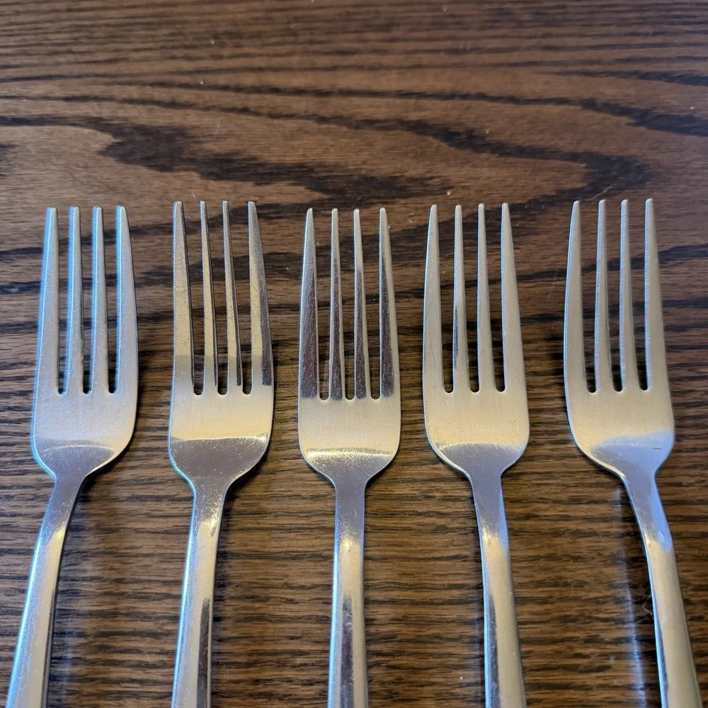 Oneida AVERY Dinner Forks Stainless Steel Flatware Pieces 18/10 Set of 5